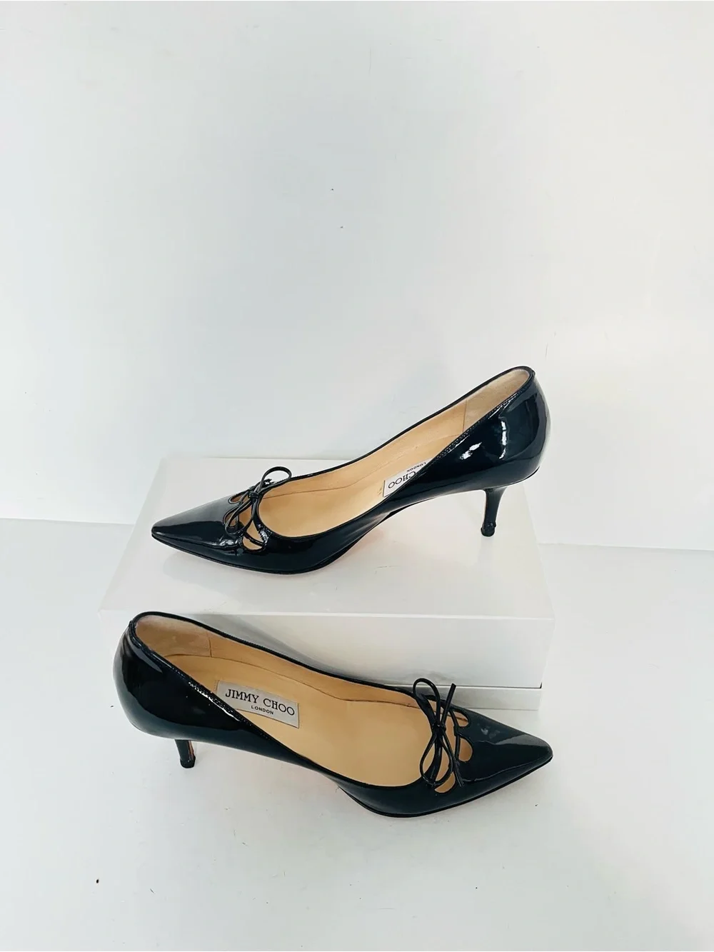 Jimmy Choo black patent leather heels with bow 38.5